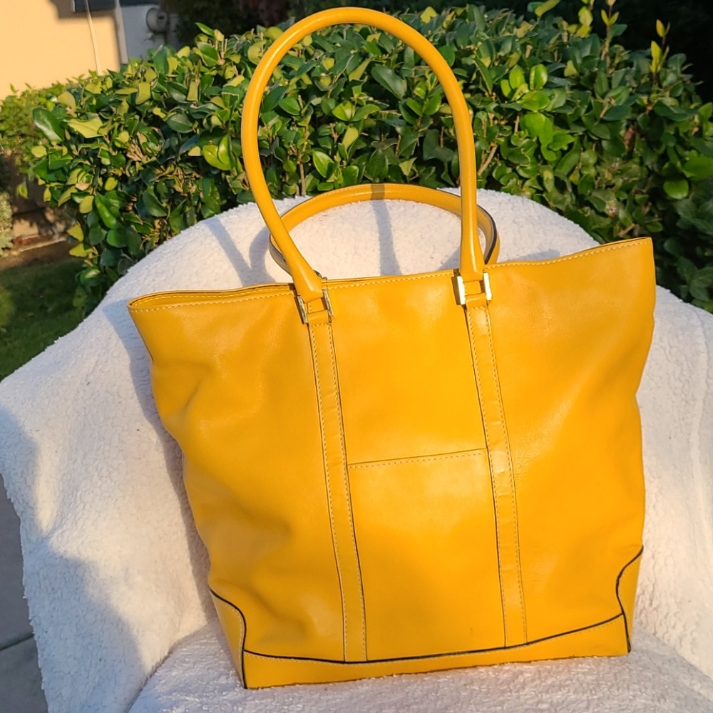 LAI Vintage Italian Over the Shoulder bag/purse